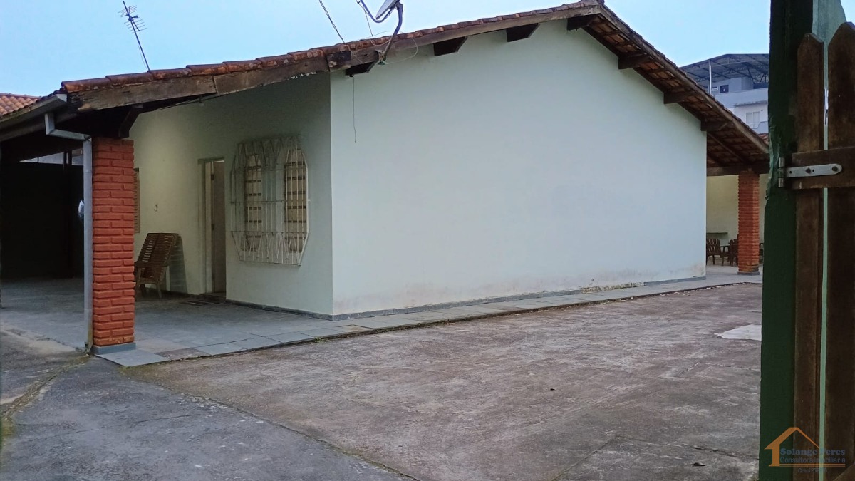 Casa à venda com 4 quartos, 298m² - Foto 2