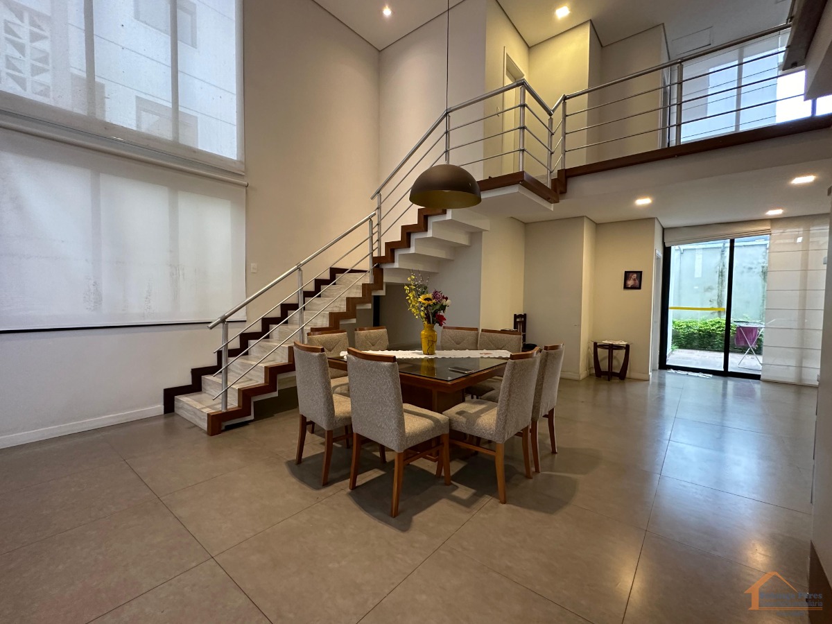 Casa à venda com 5 quartos, 245m² - Foto 1