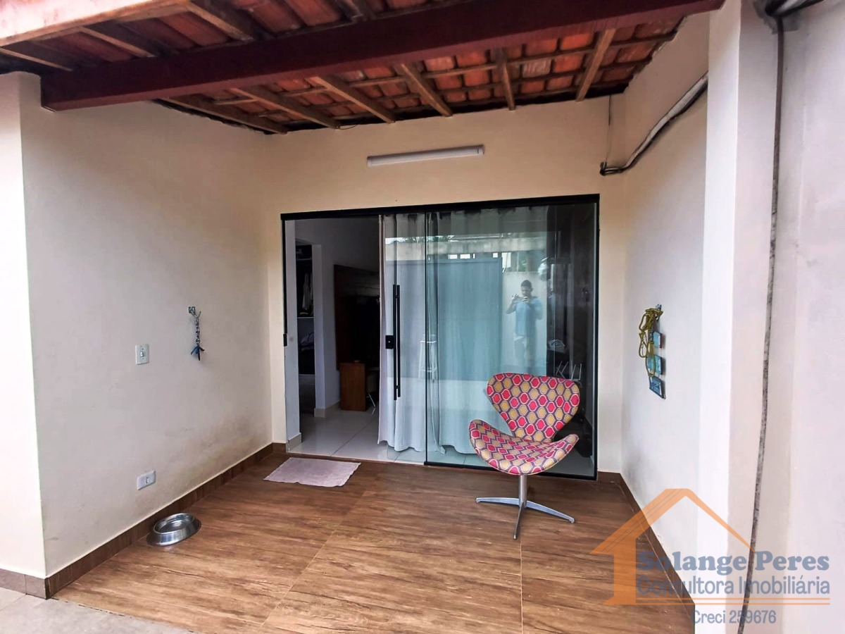 Casa à venda com 2 quartos, 200m² - Foto 2