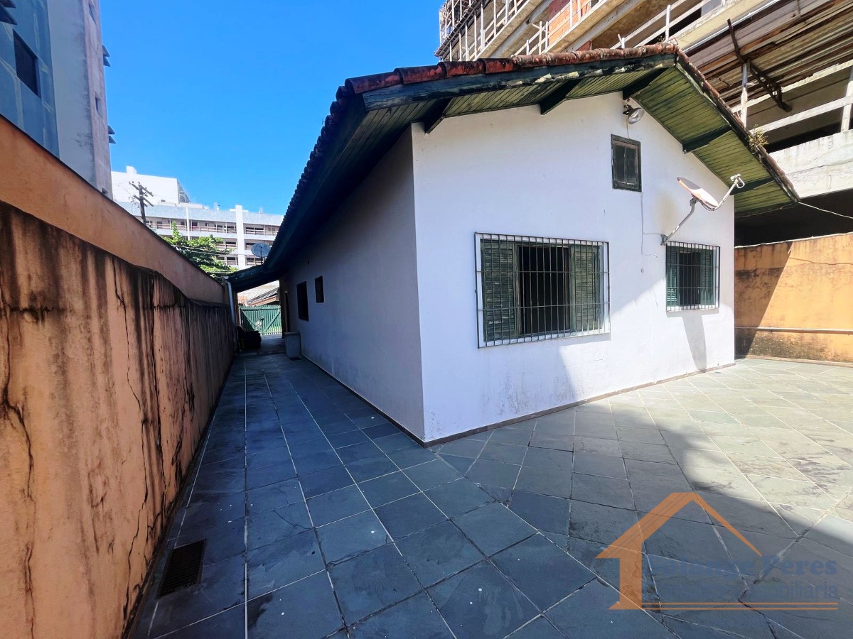 Casa à venda com 4 quartos, 220m² - Foto 10